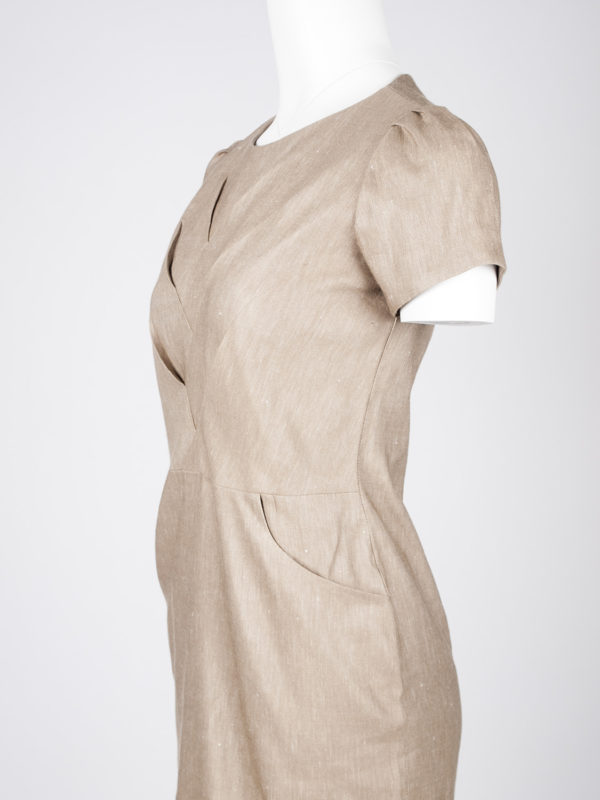 Oru pocket dress - Tan, front view close up